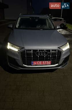 Внедорожник / Кроссовер Audi Q7 2022 в 