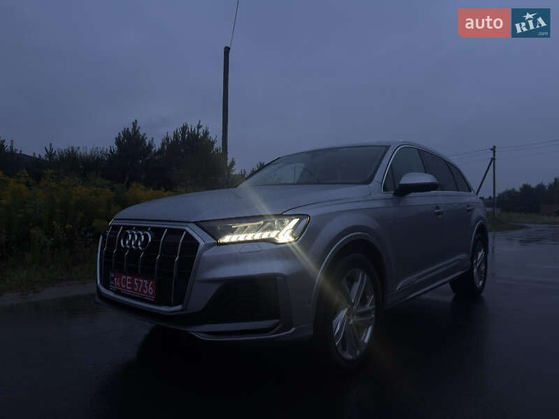 Внедорожник / Кроссовер Audi Q7 2022 в Новояворовске