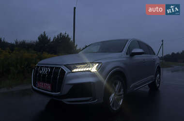 Внедорожник / Кроссовер Audi Q7 2022 в 