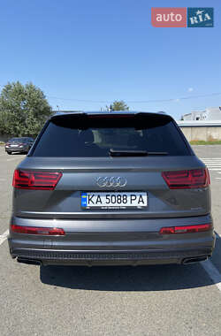 Внедорожник / Кроссовер Audi Q7 2015 в 