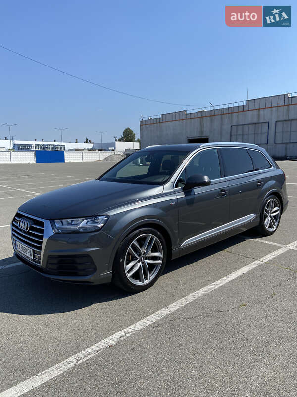 Позашляховик / Кросовер Audi Q7 2015 в Києві