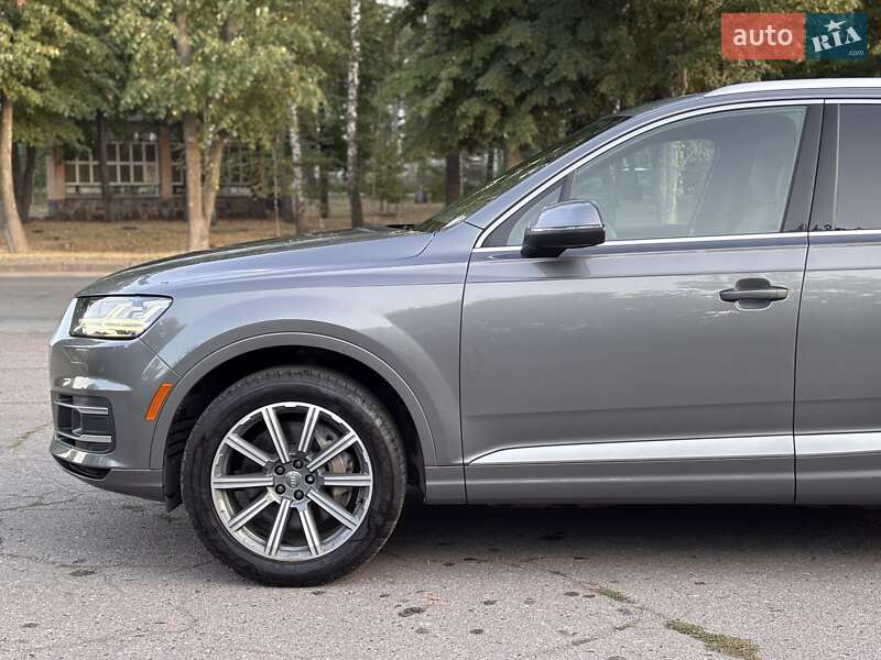 Внедорожник / Кроссовер Audi Q7 2017 в Киеве