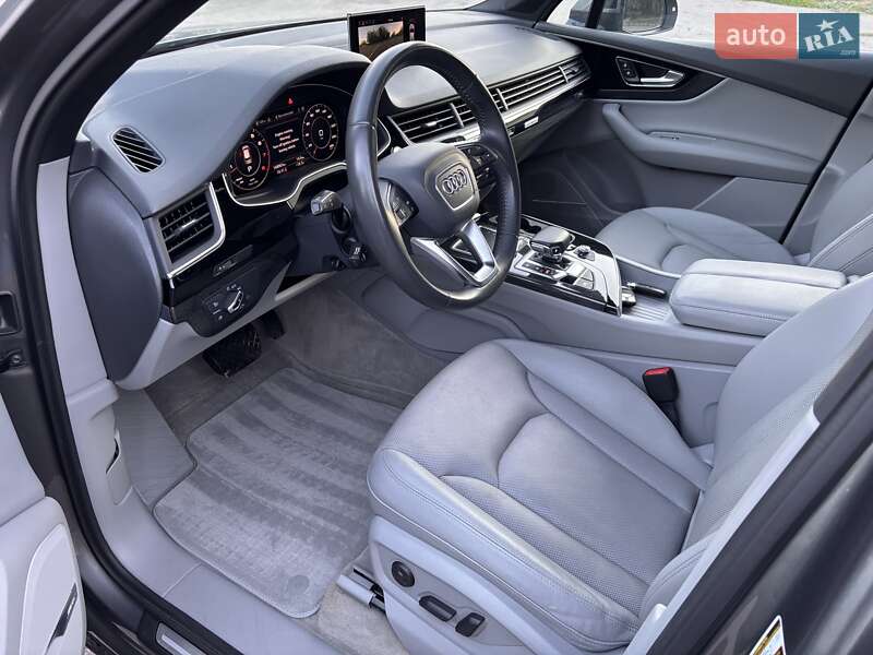 Внедорожник / Кроссовер Audi Q7 2017 в Киеве