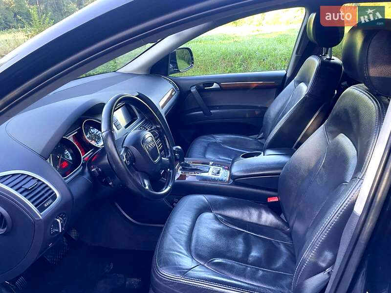 Позашляховик / Кросовер Audi Q7 2010 в Івано-Франківську