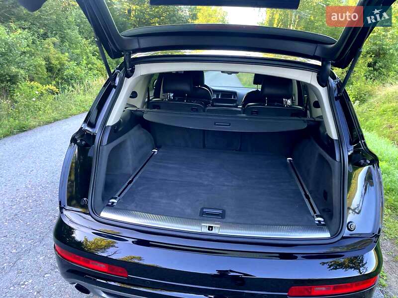 Позашляховик / Кросовер Audi Q7 2010 в Івано-Франківську