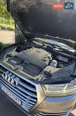 Внедорожник / Кроссовер Audi Q7 2016 в 