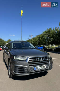 Внедорожник / Кроссовер Audi Q7 2016 в 
