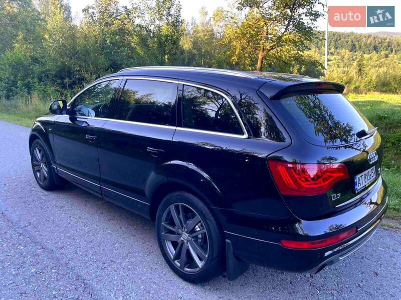 Позашляховик / Кросовер Audi Q7 2010 в Івано-Франківську
