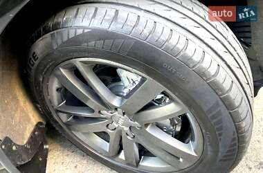 Внедорожник / Кроссовер Audi Q7 2010 в 