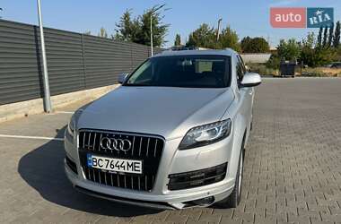 Позашляховик / Кросовер Audi Q7 2013 в 
