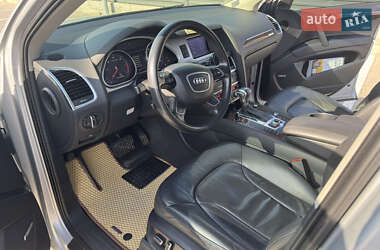 Позашляховик / Кросовер Audi Q7 2013 в 