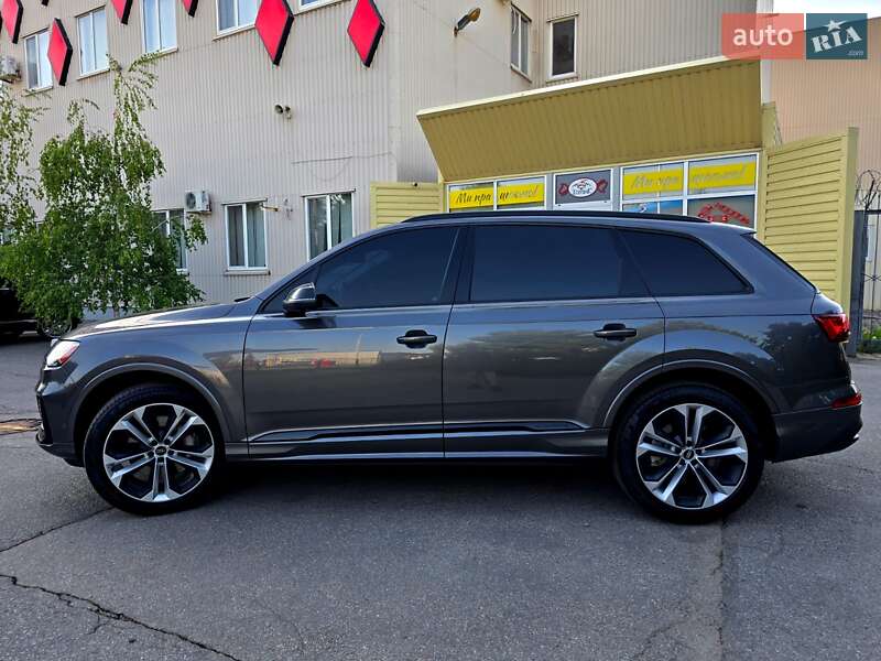 Позашляховик / Кросовер Audi Q7 2020 в Полтаві