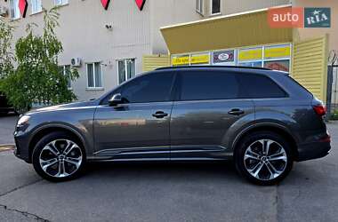 Внедорожник / Кроссовер Audi Q7 2020 в 