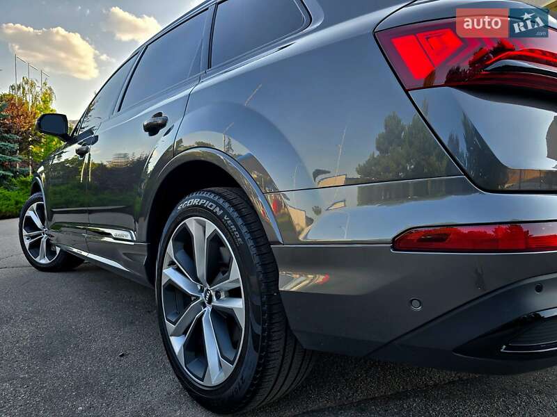Позашляховик / Кросовер Audi Q7 2020 в Полтаві