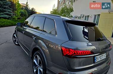 Внедорожник / Кроссовер Audi Q7 2020 в 