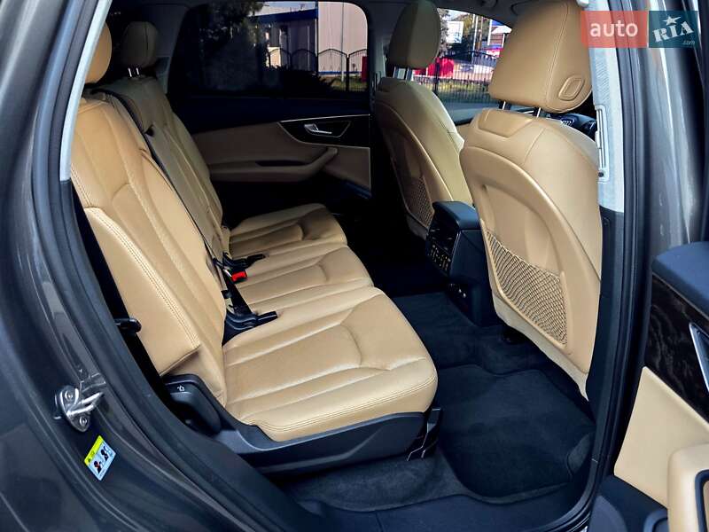 Позашляховик / Кросовер Audi Q7 2020 в Полтаві