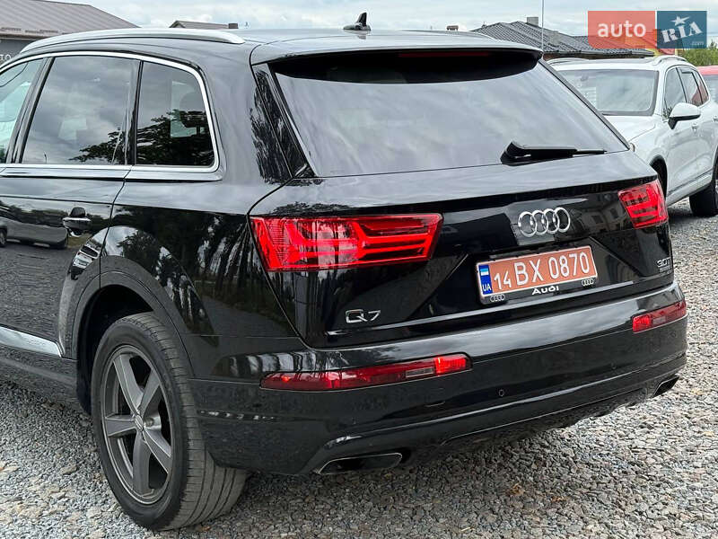 Позашляховик / Кросовер Audi Q7 2016 в Стрию