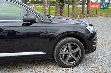 Внедорожник / Кроссовер Audi Q7 2016 в 