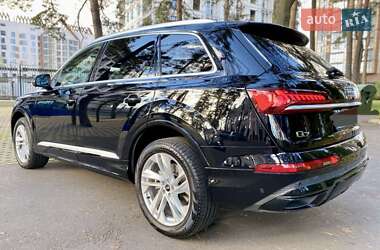 Внедорожник / Кроссовер Audi Q7 2021 в 