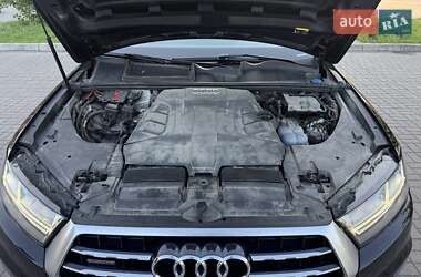 Внедорожник / Кроссовер Audi Q7 2017 в 