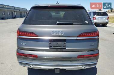 Позашляховик / Кросовер Audi Q7 2019 в 