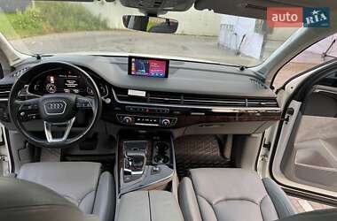 Позашляховик / Кросовер Audi Q7 2016 в 