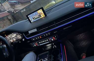 Позашляховик / Кросовер Audi Q7 2016 в 