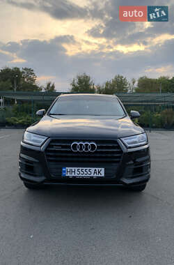 Внедорожник / Кроссовер Audi Q7 2017 в 