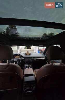 Внедорожник / Кроссовер Audi Q7 2018 в 