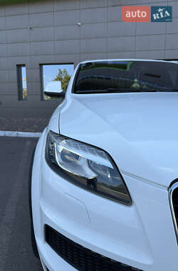 Внедорожник / Кроссовер Audi Q7 2011 в 