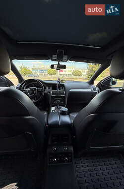 Внедорожник / Кроссовер Audi Q7 2011 в 
