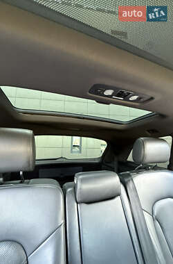 Внедорожник / Кроссовер Audi Q7 2011 в 