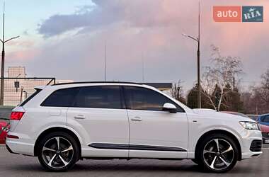 Внедорожник / Кроссовер Audi Q7 2018 в 