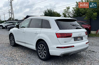 Внедорожник / Кроссовер Audi Q7 2016 в 