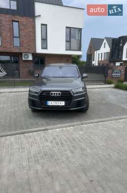 Позашляховик / Кросовер Audi Q7 2016 в Умані
