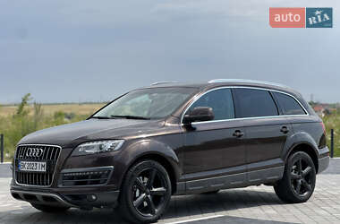 Позашляховик / Кросовер Audi Q7 2010 в 