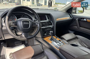 Позашляховик / Кросовер Audi Q7 2010 в 