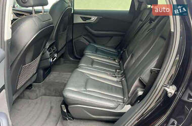 Внедорожник / Кроссовер Audi Q7 2016 в 