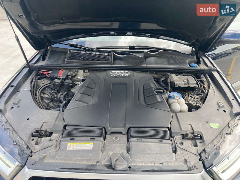 Позашляховик / Кросовер Audi Q7 2017 в Києві
