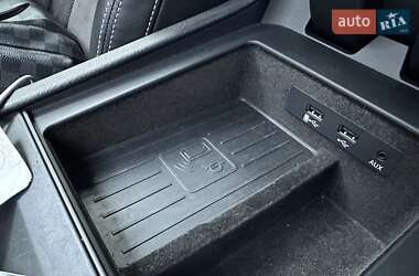 Внедорожник / Кроссовер Audi Q7 2015 в 