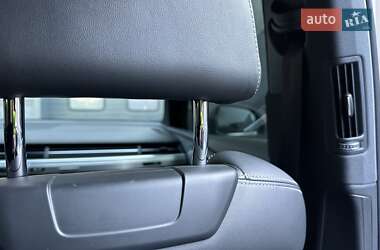 Внедорожник / Кроссовер Audi Q7 2015 в 