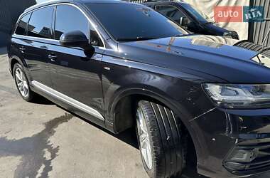 Внедорожник / Кроссовер Audi Q7 2015 в 