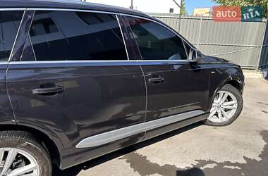 Внедорожник / Кроссовер Audi Q7 2015 в 