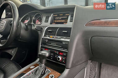 Внедорожник / Кроссовер Audi Q7 2012 в 