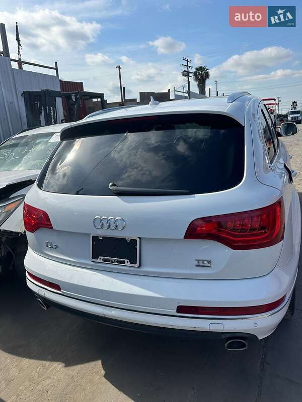 Внедорожник / Кроссовер Audi Q7 2012 в 