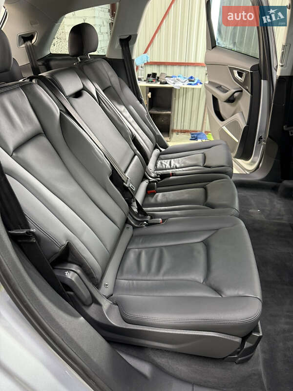 Внедорожник / Кроссовер Audi Q7 2022 в Новояворовске