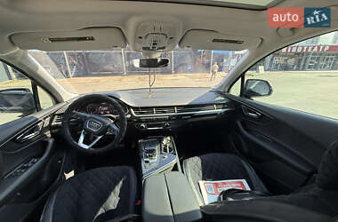 Внедорожник / Кроссовер Audi Q7 2015 в 