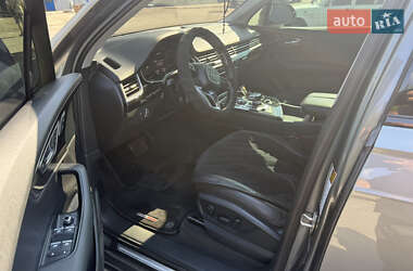 Внедорожник / Кроссовер Audi Q7 2015 в 