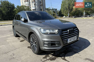Внедорожник / Кроссовер Audi Q7 2015 в 