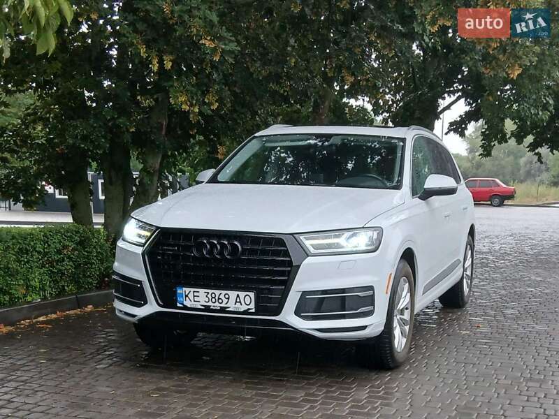 Внедорожник / Кроссовер Audi Q7 2019 в 